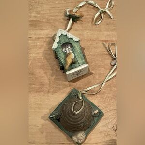 Pfaltzgraff Naturewood Decor figurines ornaments birdhouse beehive set of 2
